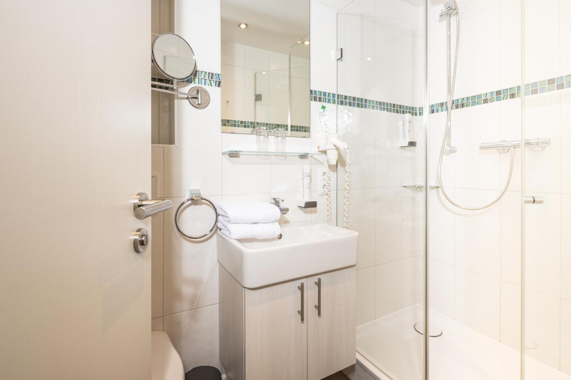 Zweibettzimmer (getrennte Betten) mit Balkon